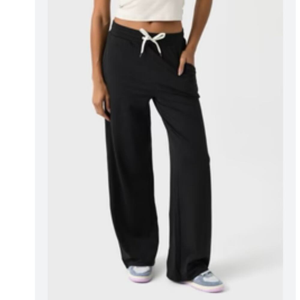 Vuori Black Boot Cut Lounge Pants with White Drawstring